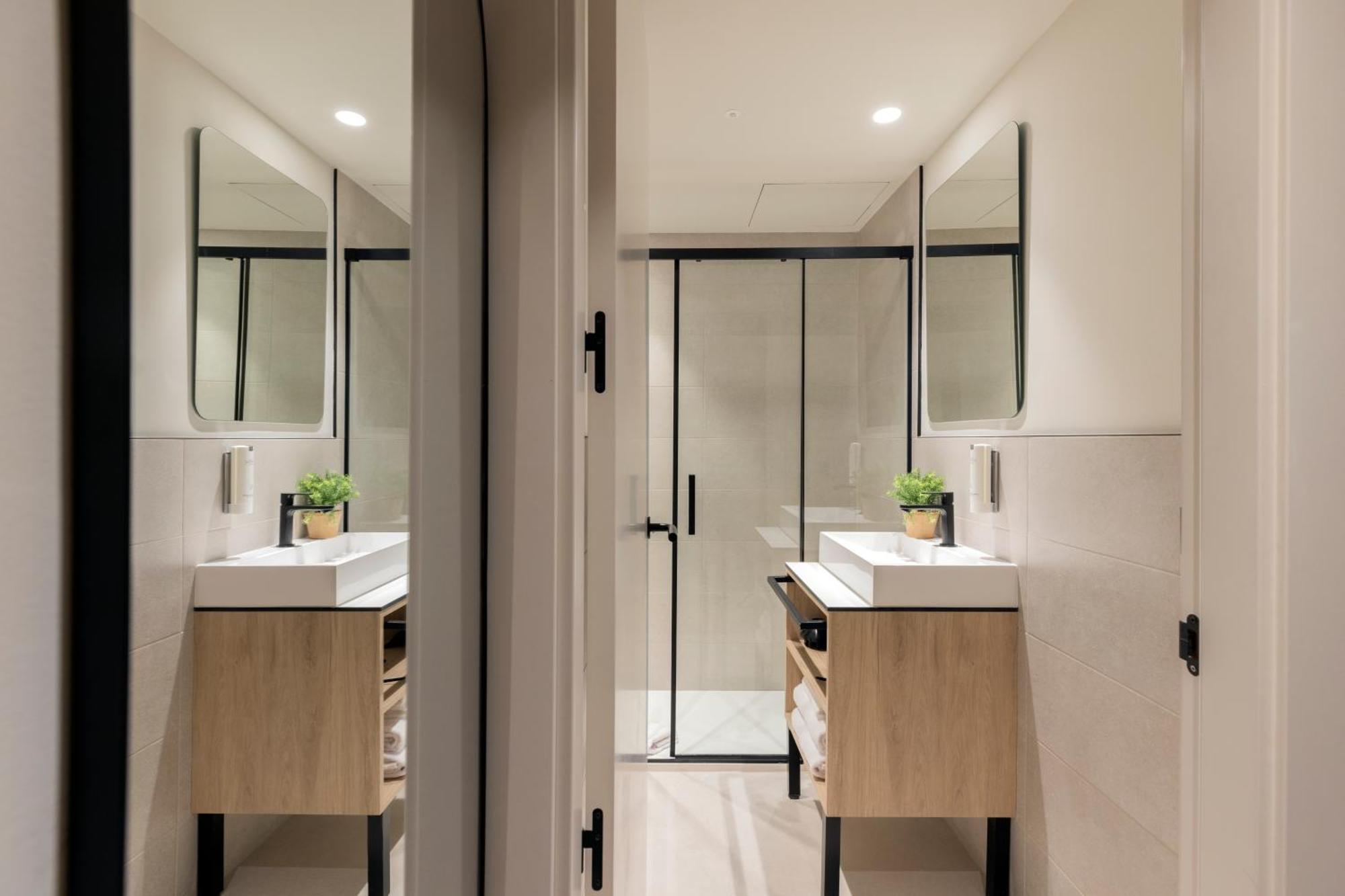 Libere Barcelona Sant Antoni Aparthotel Exteriör bild