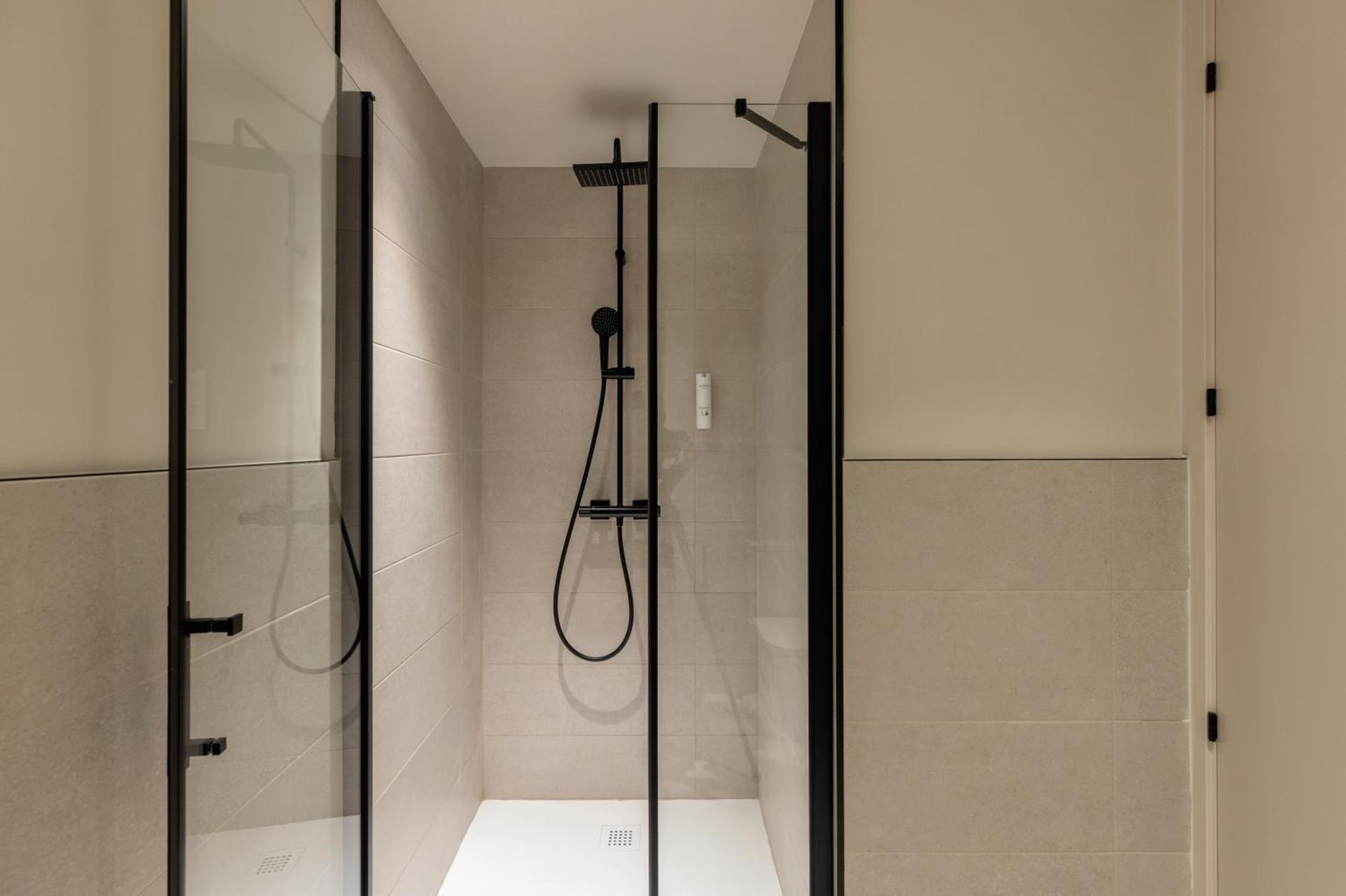 Libere Barcelona Sant Antoni Aparthotel Rum bild