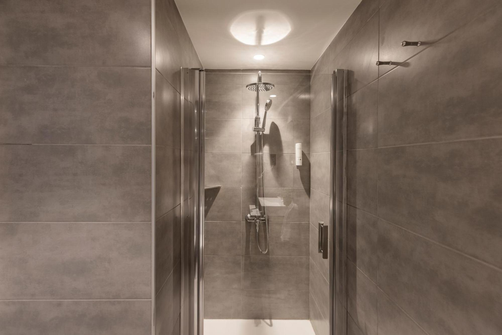 Libere Barcelona Sant Antoni Aparthotel Rum bild
