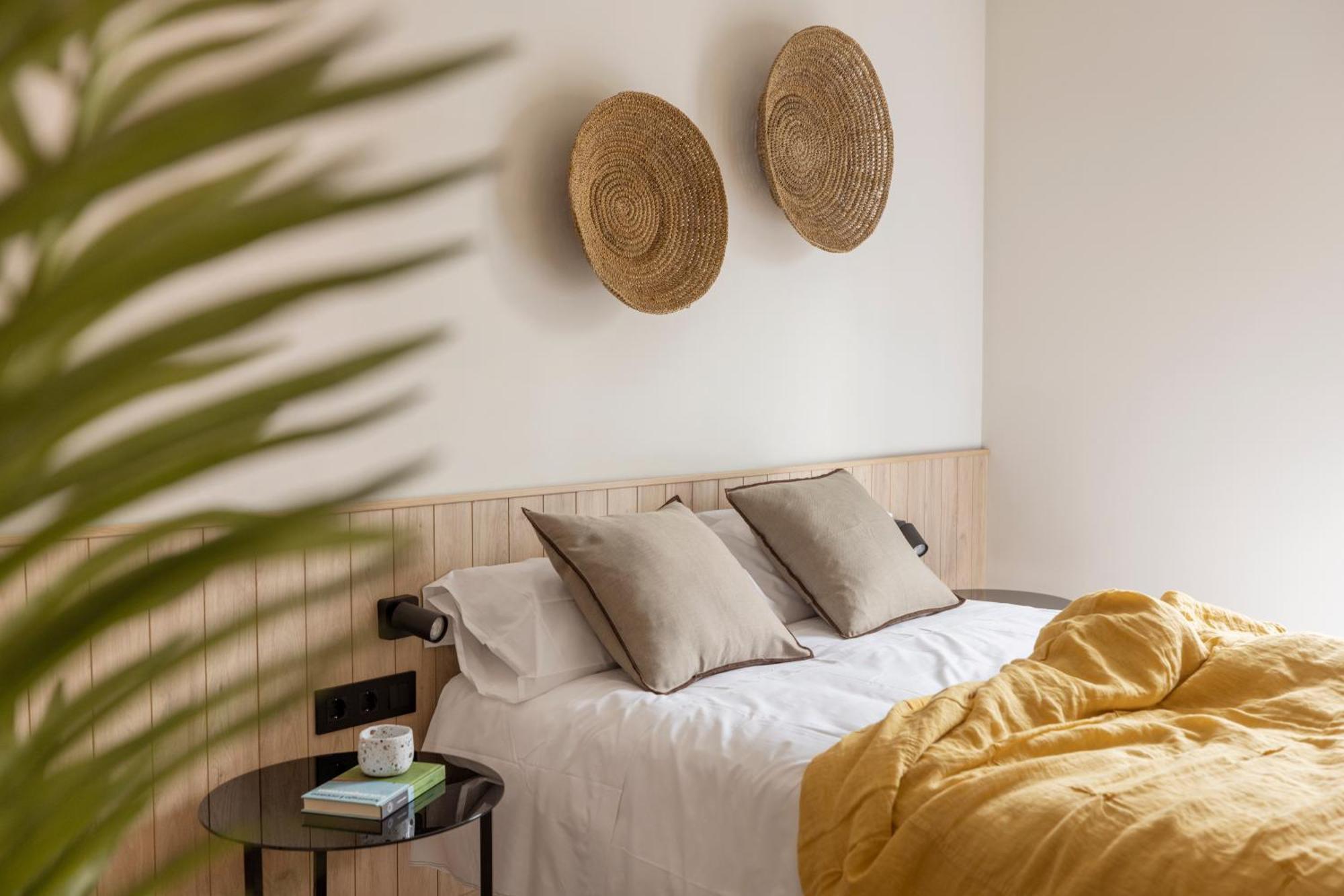Libere Barcelona Sant Antoni Aparthotel Exteriör bild