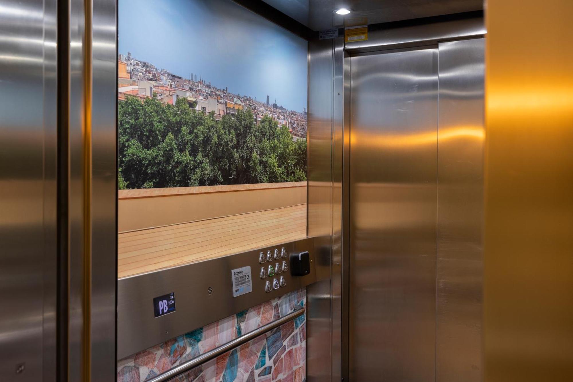 Libere Barcelona Sant Antoni Aparthotel Exteriör bild