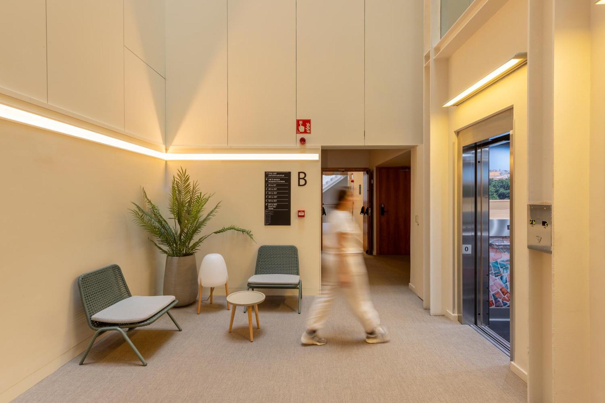 Libere Barcelona Sant Antoni Aparthotel Exteriör bild