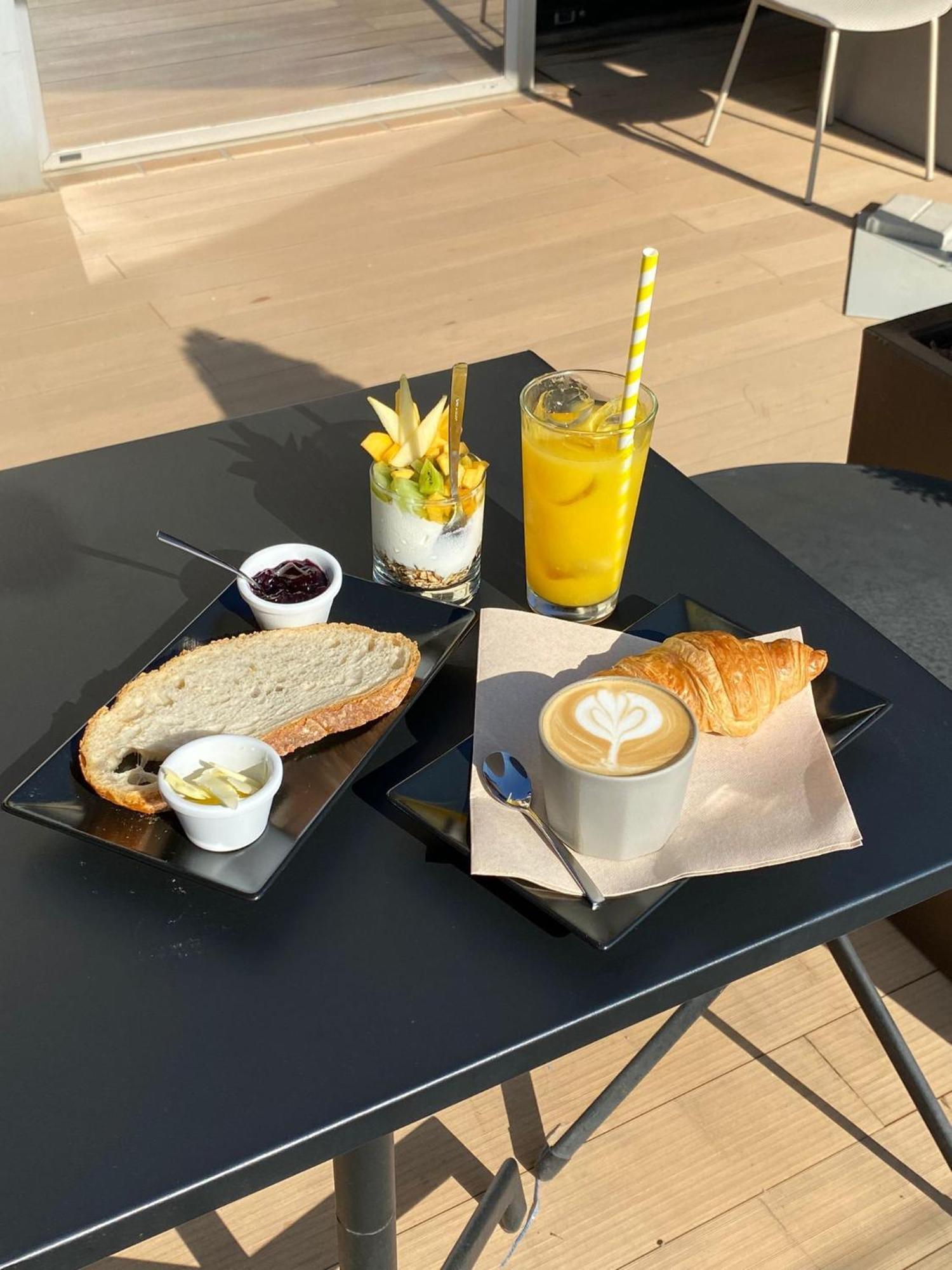 Libere Barcelona Sant Antoni Aparthotel Exteriör bild